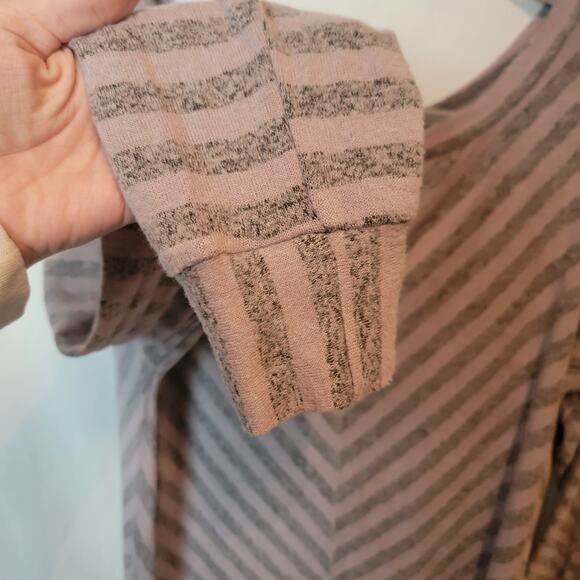 BKE Purple Grey Off The Shoulder Brushed Hacci Round Neck Womens Top Size Large - Picture 5 of 9